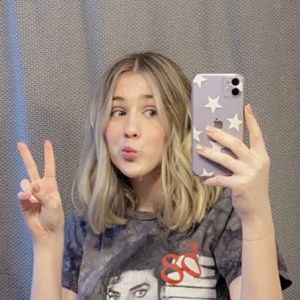 Meet your Posher, Makena